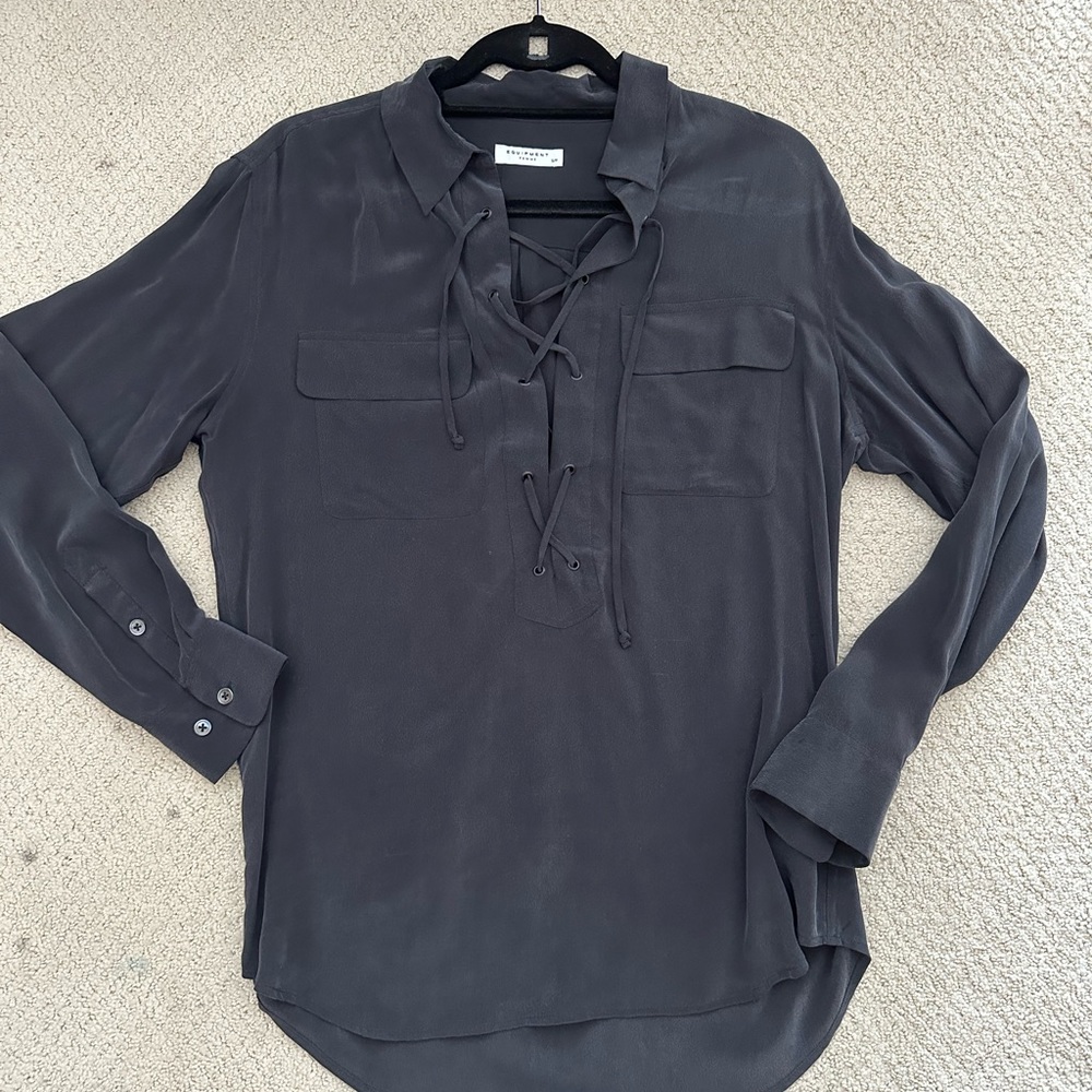Equipment women’s lace up top size S